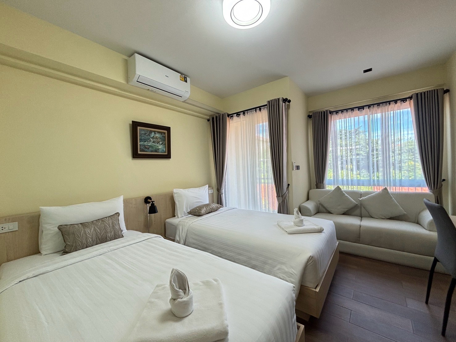 The Chiva khao yai